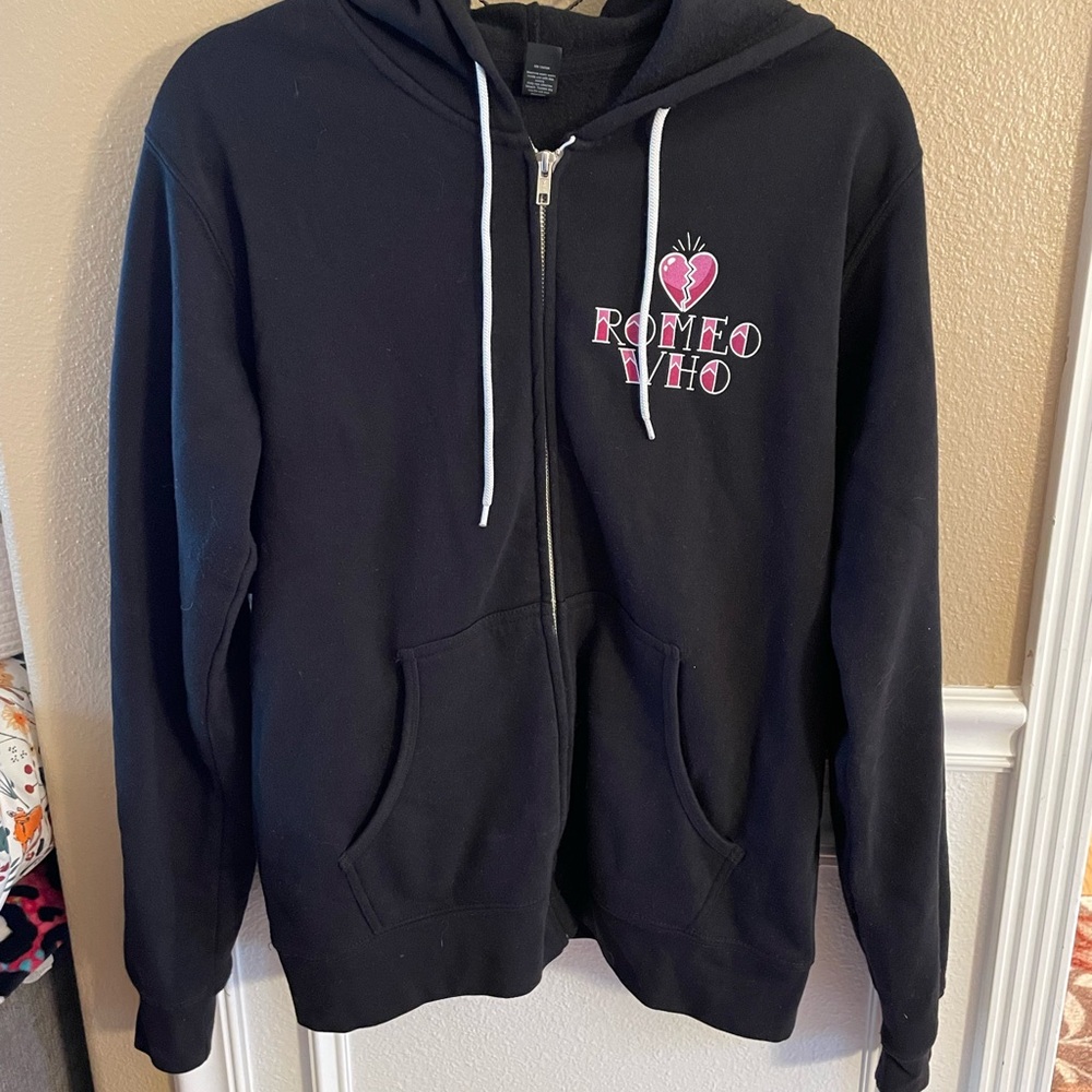 Romeo Who Black Zip Up Women’s Hooded Sweatshirt Broadway Merchandise M